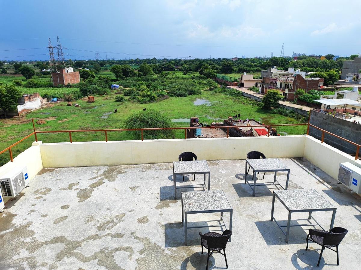 Sunrise Homestay Agra-Rooftop View Taj Mahal Agra  Eksteriør billede