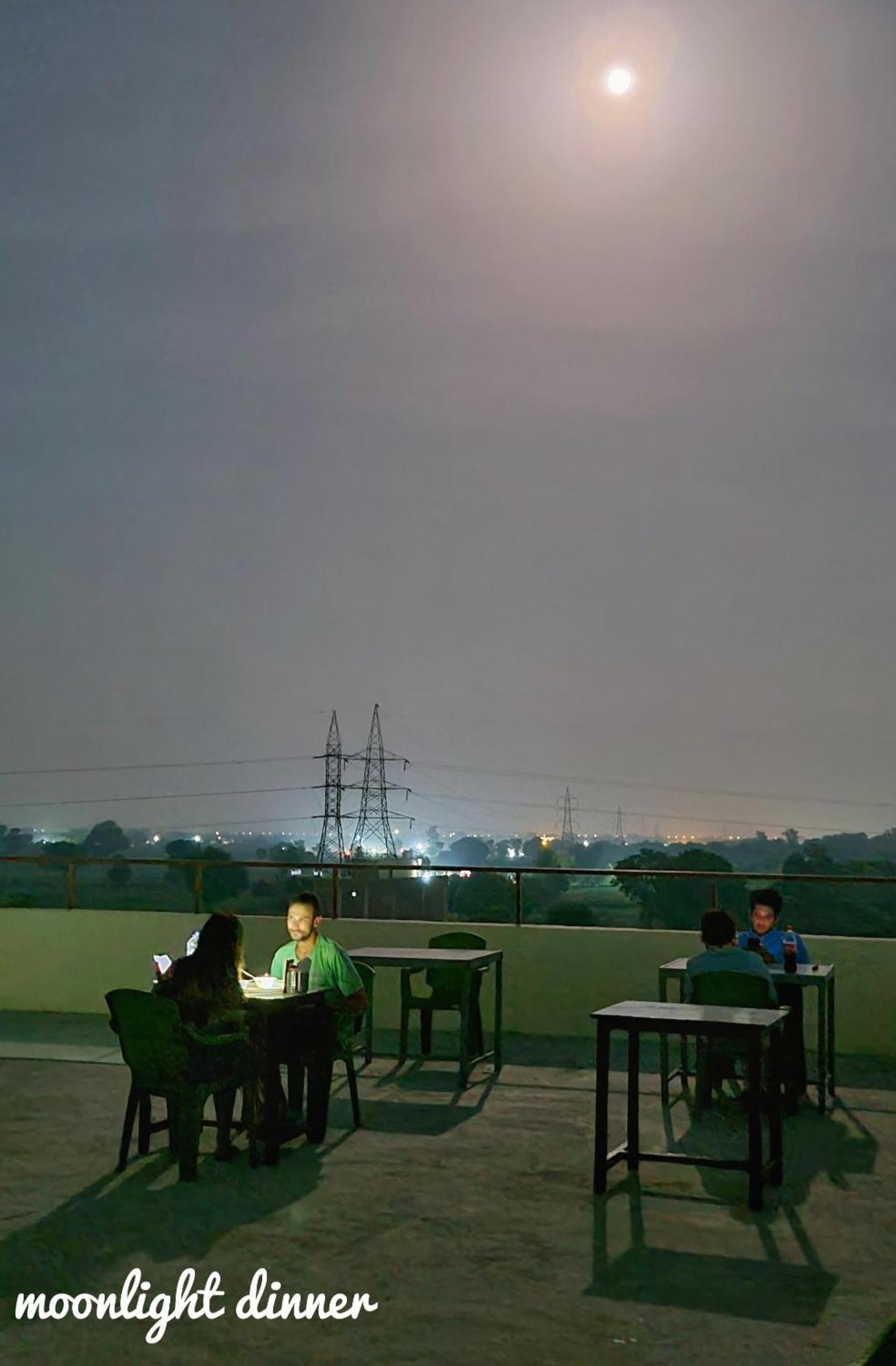 Sunrise Homestay Agra-Rooftop View Taj Mahal Agra  Eksteriør billede